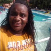 Docente de Lengua Castellana y Humanidades imparte clases para niños y jóvenes